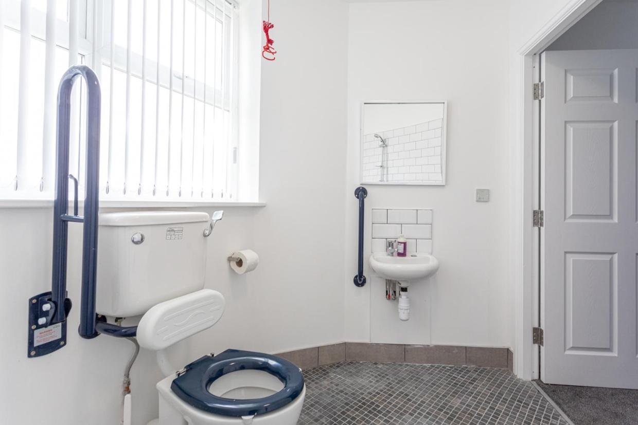 Dusties Hotel Rotherham Dış mekan fotoğraf