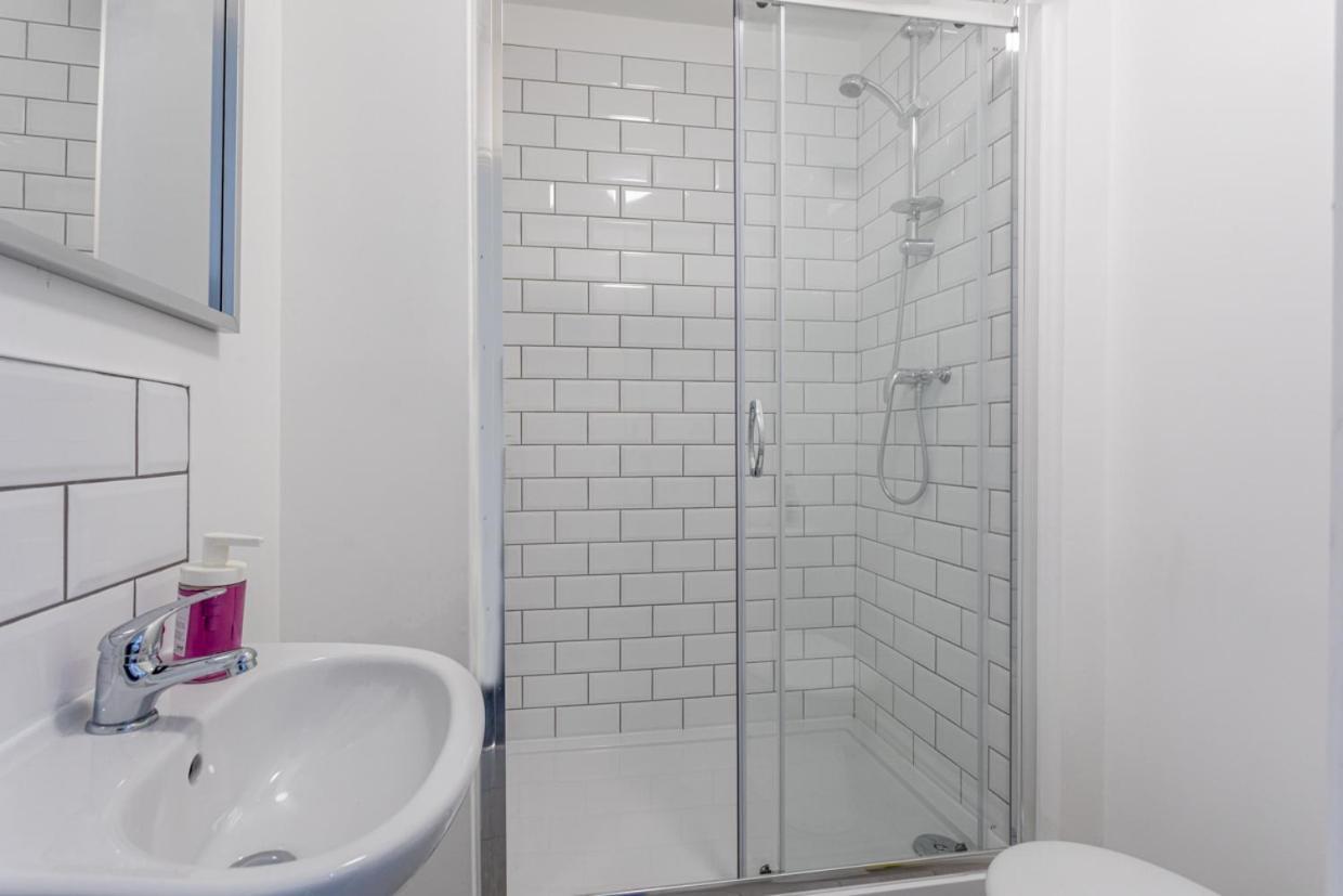 Dusties Hotel Rotherham Dış mekan fotoğraf