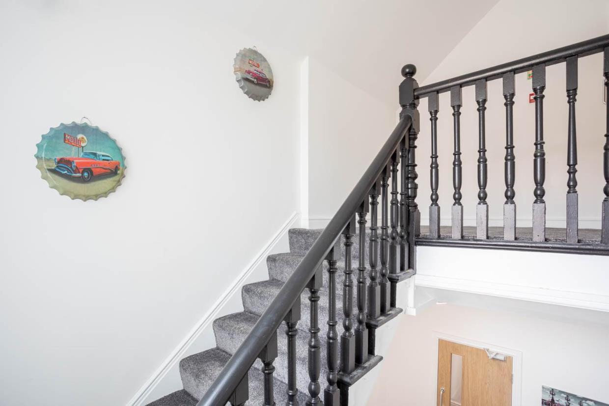 Dusties Hotel Rotherham Dış mekan fotoğraf