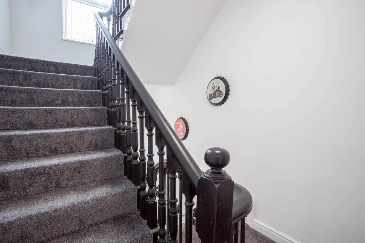 Dusties Hotel Rotherham Dış mekan fotoğraf