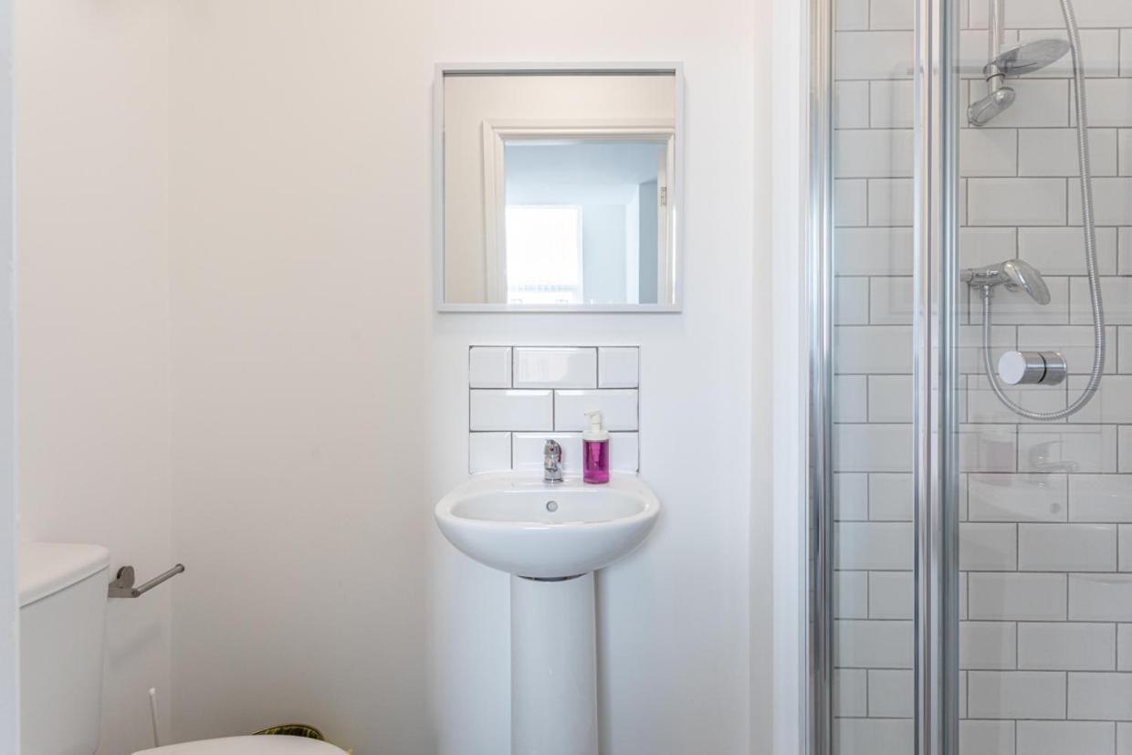 Dusties Hotel Rotherham Dış mekan fotoğraf